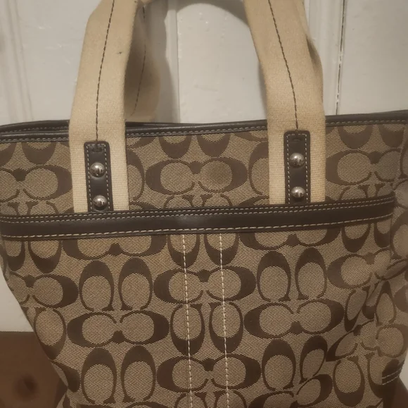 AUTHENTIC COACH FABRIC TOTE BAG - Picture 3 of 7
